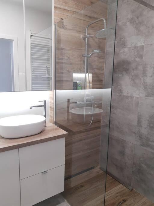 New Apartment Wolynska - Przestronny, Z Widokiem, Czysto, Parking, Balkon Жешов Екстериор снимка